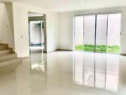 Casa en Coto 2 con excelente estado de conservación y...