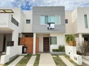 Casa en Coto Diamante