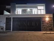 Casa en Coto Privado con Alberca en Venta en Colima,...