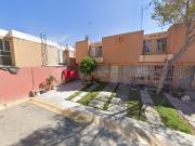 Casa en cuarta cerrada de Bosques de Puebla, Los Héroes...