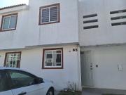 Casa en Cuautlancingo con alberca, vigilancia y jardín –...