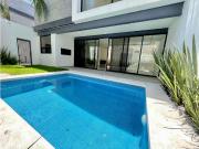 Casa en Cuernavaca con ALBERCA en privada