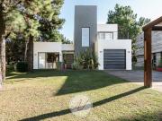 Casa en Deportiva Costa Esmeralda