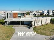 Alquiler de casa 5 ambientes en Dique Lujan