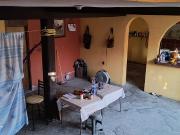 Casa en dos niveles desplantada en un terreno de 757.5...