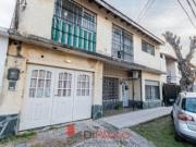 Casa en Dos Plantas con Entradas Independientes – Ideal...