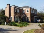 Casa en el Barrio cerrado EL LUCERO