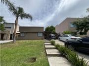 Casa en el barrio privado Los Paraisos en venta