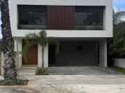 CASA EN EL COUNTRY CLUB, MÉRIDA