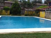 CASA EN EL FRACCIONAMIENTO VALLE DEL PALMAR CON ALBERCA