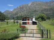 CASA EN EL HOYO 5 DORMITORIOS Y AMPLIO JARDIN