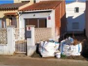 CASA EN EMPURIABRAVA DOS DORMITORIOS DOS TERRAZAS SALON...