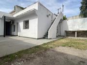 Casa en en venta pasillo unico 2 dormitorios con patio y...