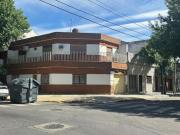 CASA EN ESQUINA, 150 M2 CUBIERTOS, 9.17 X 11 MTS APROX...