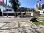 ¡Casa en esquina a una cuadra del Lima Golf Club en San...