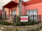 Casa en esquina Almafuerte y Entre Rios. 2 dorm 1 B,...