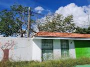 Casa en esquina comercial en Av Libano en Renta, Mérida