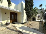 Casa en Esquina con Alberca en Venta en Francisco de...