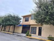 Casa de terreno excedente con Alberca y Paneles Solares...