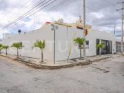 CASA EN ESQUINA CON ALTO POTENCIAL DE INVERSION, ZONA...