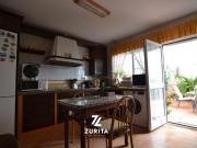 Casa en esquina con garaje doble, terrazas y patio en...