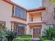 CASA EN ESQUINA CON GRAN POTENCIAL