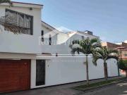 Casa en esquina con Mini Departamento