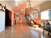 Casa en esquina con múltiples posibilidades