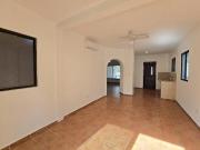 CASA EN ESQUINA CON PISCINA Y PANELES SOLARES