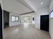 Casa en esquina con sala de TV y 3 recámaras, Huertas La...