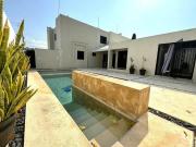 Casa en Esquina de 4 Recamaras y Alberca en FRANCISCO DE...