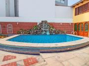 CASA en esquina de 622mts, en exclusiva zona de la...