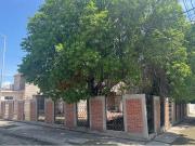 Casa en Esquina en Campestre: Amplia y Céntrica