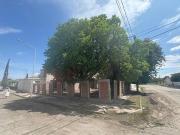 Casa en Esquina en Campestre: Amplia y Céntrica