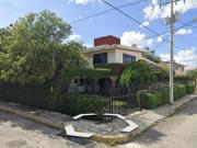 Casa en ESQUINA en Fracc. Campestre, Zona Norte Mérida