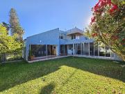 Casa en venta en esquina en Jardines de Guadalupe