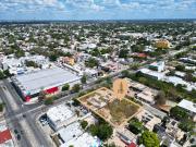 Casa en esquina en renta sobre Prolongación de Paseo de...