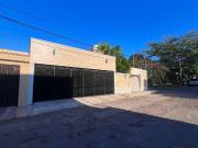 Casa en esquina en Venta, acabados de lujo, con paneles...