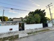 Casa en Esquina en Venta con Amplio Terreno en la Garcia...