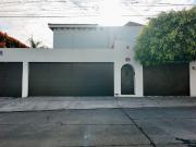 Casa en esquina en venta en Bosques de la Victoria