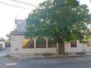 Casa en esquina en VENTA en col. Las Flores