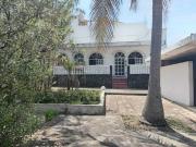 Casa EN ESQUINA en venta en Col. Pocitos y Rivera....