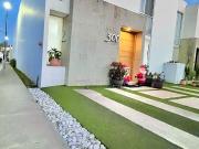 CASA EN ESQUINA EN VENTA EN CONDOMINIO AL NORPONIENTE DE...