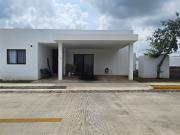 Casa en Esquina en Venta en Privada El Arca, Sitpach
