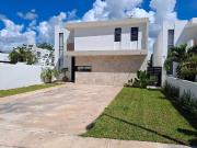 Casa en esquina en venta en Residencial Dzitya