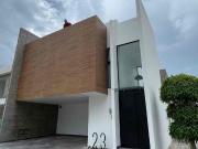 Casa En Esquina En Venta, Lomas de Angelopolis Cascatta
