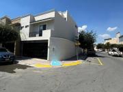 Casa en Esquina en Venta, Los Rincones Roncón del Valle...