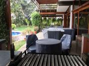 CASA EN ESQUINA LOS GRANADOS SURCO POR JOCKEY PLAZA