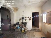 Casa, en esquina, para solar, junto a c/Espartero, con...