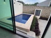 Casa en esquina Pedregal coto privado 24/7 con alberca...